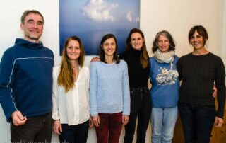 Meditationsleiter Ausbildung in Berlin - von li nach re: Cassy Kloppe, Petra Garbas, Svea Joisten, Ursula Thiesen, Kathrin Hörchner