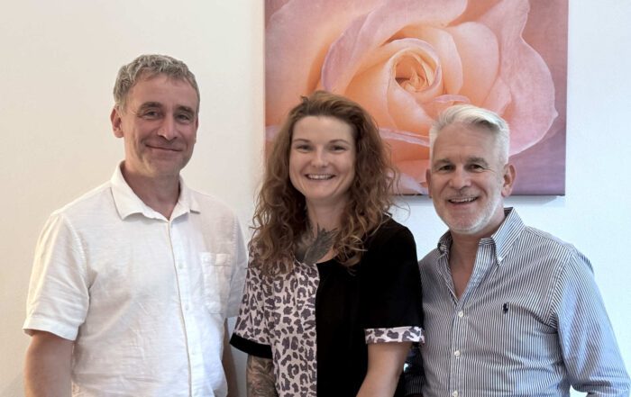 Meditationsleiterinnen Ausbildung Berlin Abschlussfoto - von re nach li: Steffen Ritter und Theresa