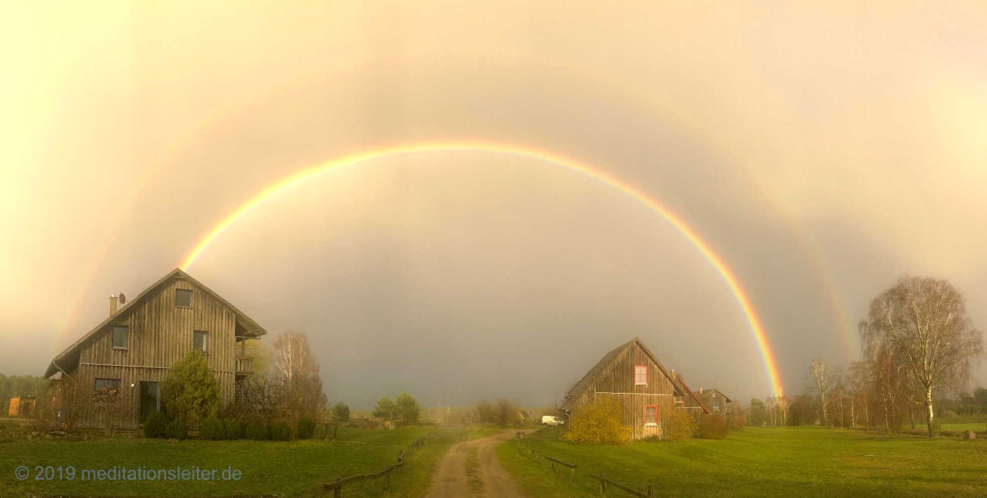 Regenbogen über der Bio-Ranch in Zempow