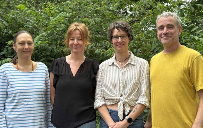 Die Meditationsleiterinnen von links nach rechts sind: Christina Molitor, Stefanie Urtel und Natalie Weinowsky.
