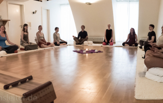 Meditieren im Zentrum heilende Bewegung Berlin Wilmersdorf